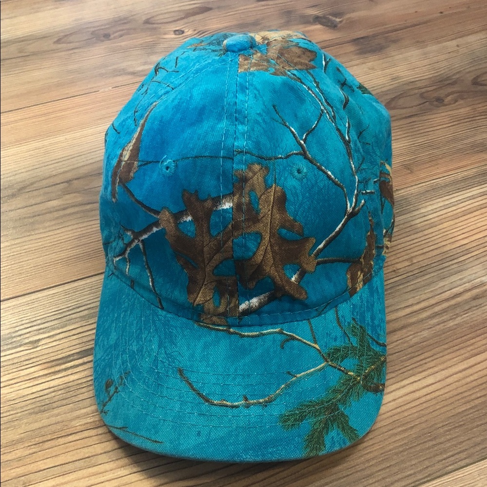 Sale 💚 NWOT Teal and Brown Camouflage Cap - one size